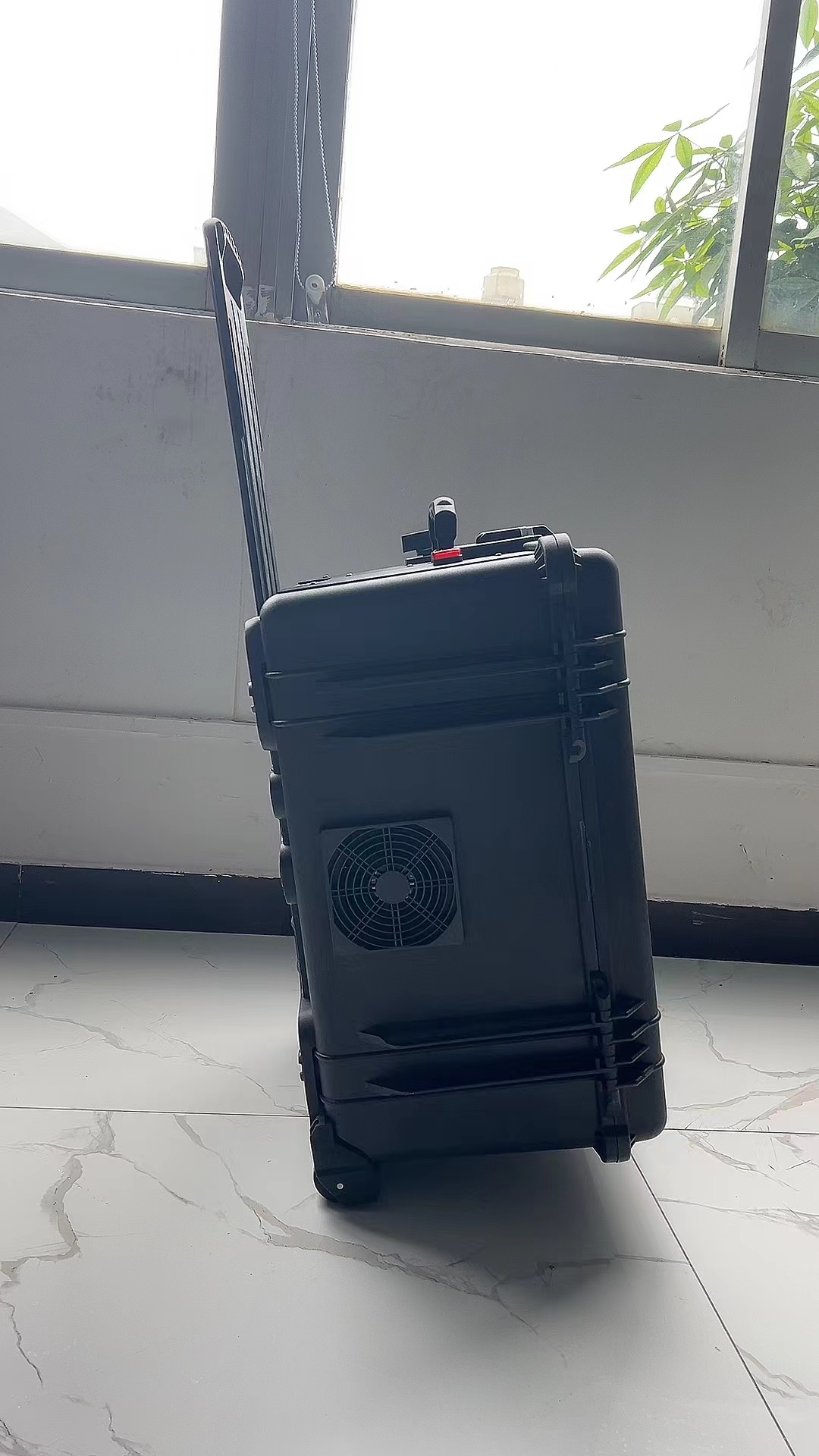 桓仁手拉箱型移动通信干扰器